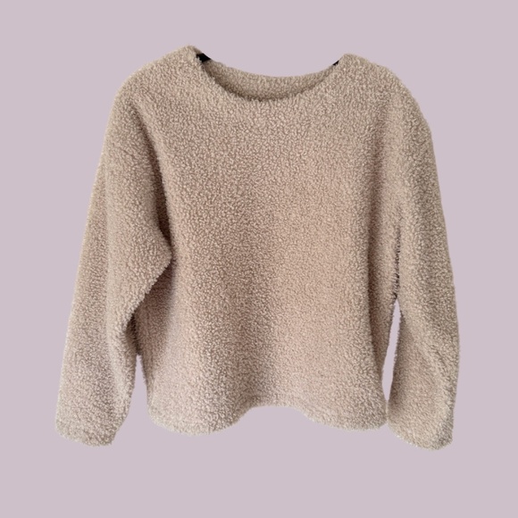 Uniqlo | Cream Sherpa Fleece Crew Neck Sweater (M) - Picture 2 of 8